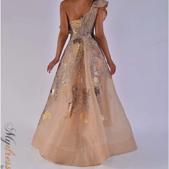 Sara Badr evening gown. - Picture 2 of 2